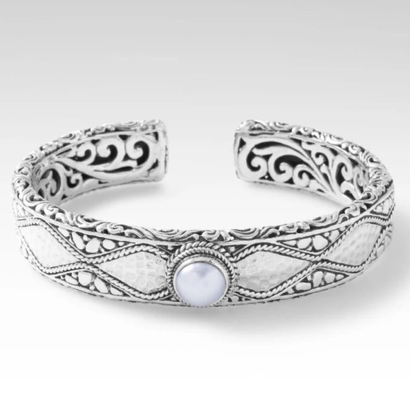 SARDA Sterling Silver Cuff Bracelet with 8mm white pearl - Picture 2 of 10